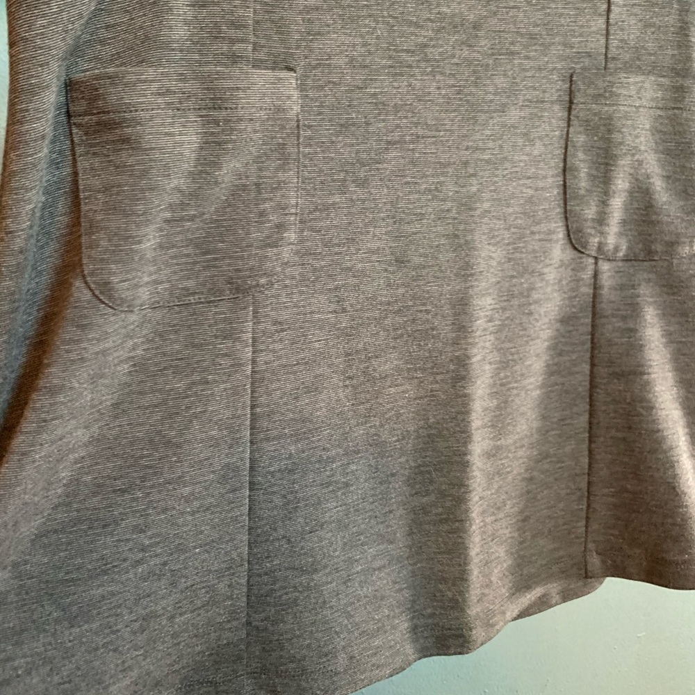 dark gray skirt 💫it has tiny pockets!